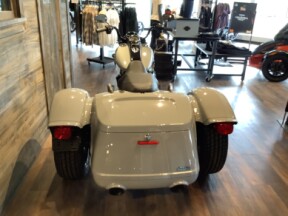 Harley-Davidson<sup>®</sup> Freewheeler<sup>®</sup> 2025 FLRT T10-25 Billiard Gray thumb 0