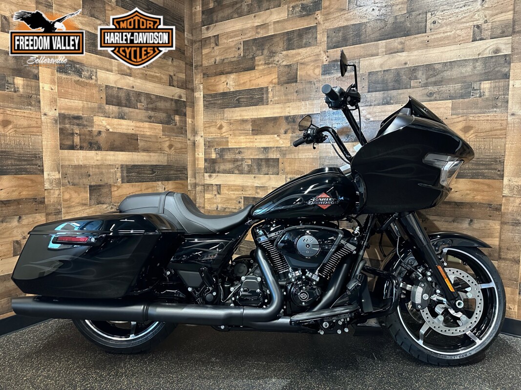 2025 Harley-Davidson Road Glide Midnight Firestorm - Black Finish FLTRX