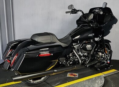 2025 Harley-Davidson Road Glide FLTRX VIVID BLACK - Photo 8