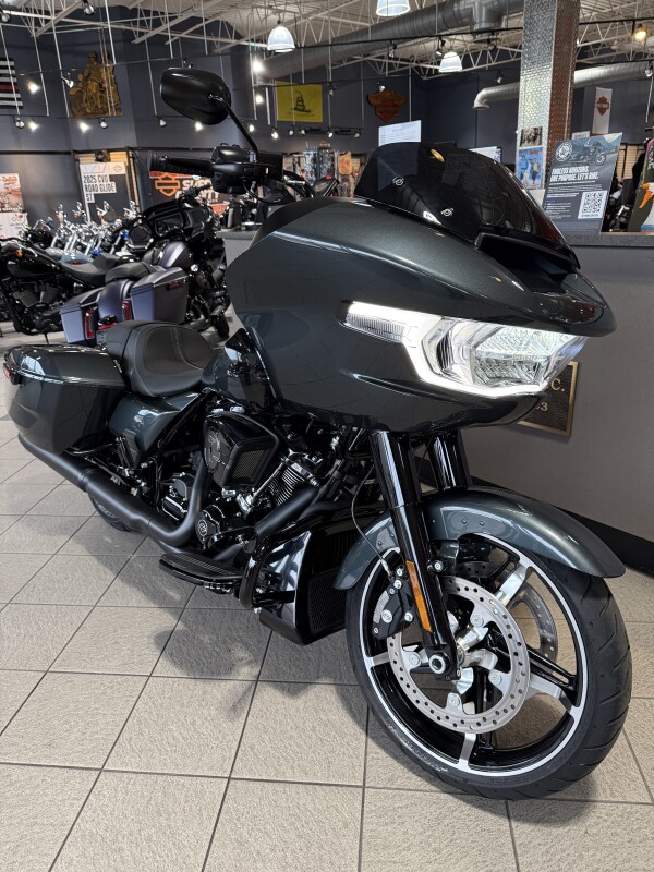 FLTRX 2025 Road Glide - Photo 6