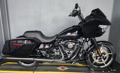 2025 Harley-Davidson Road Glide FLTRX VIVID BLACK