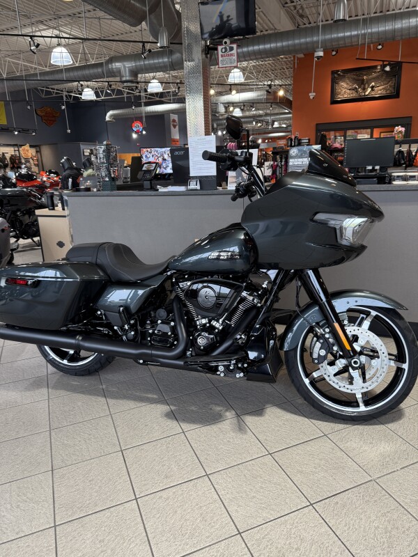 FLTRX 2025 Road Glide - Photo 4