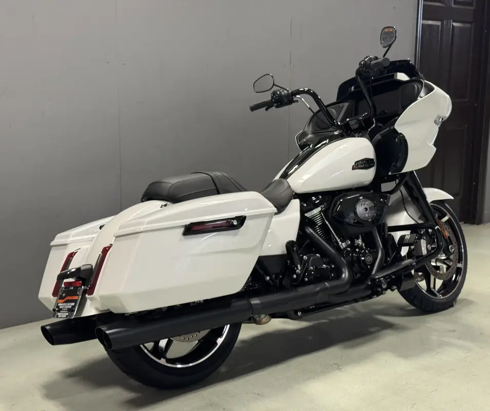 FLTRX 2025 Road Glide - Photo 5