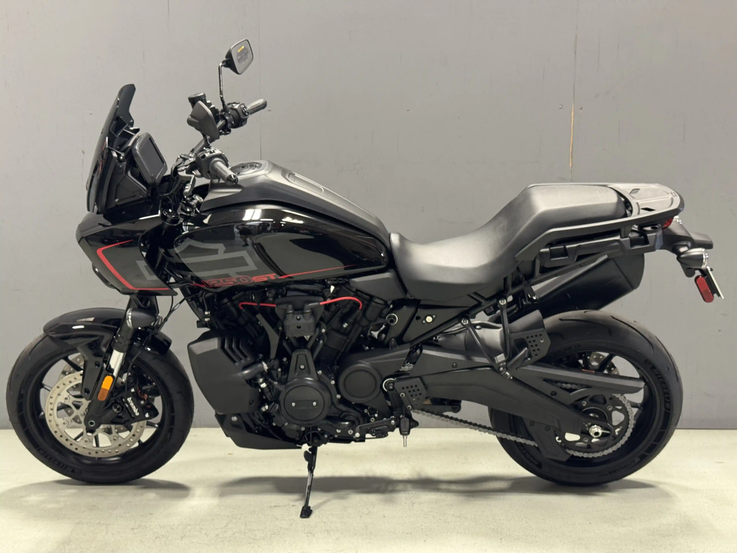 RA1250ST 2025 Pan America® 1250 ST