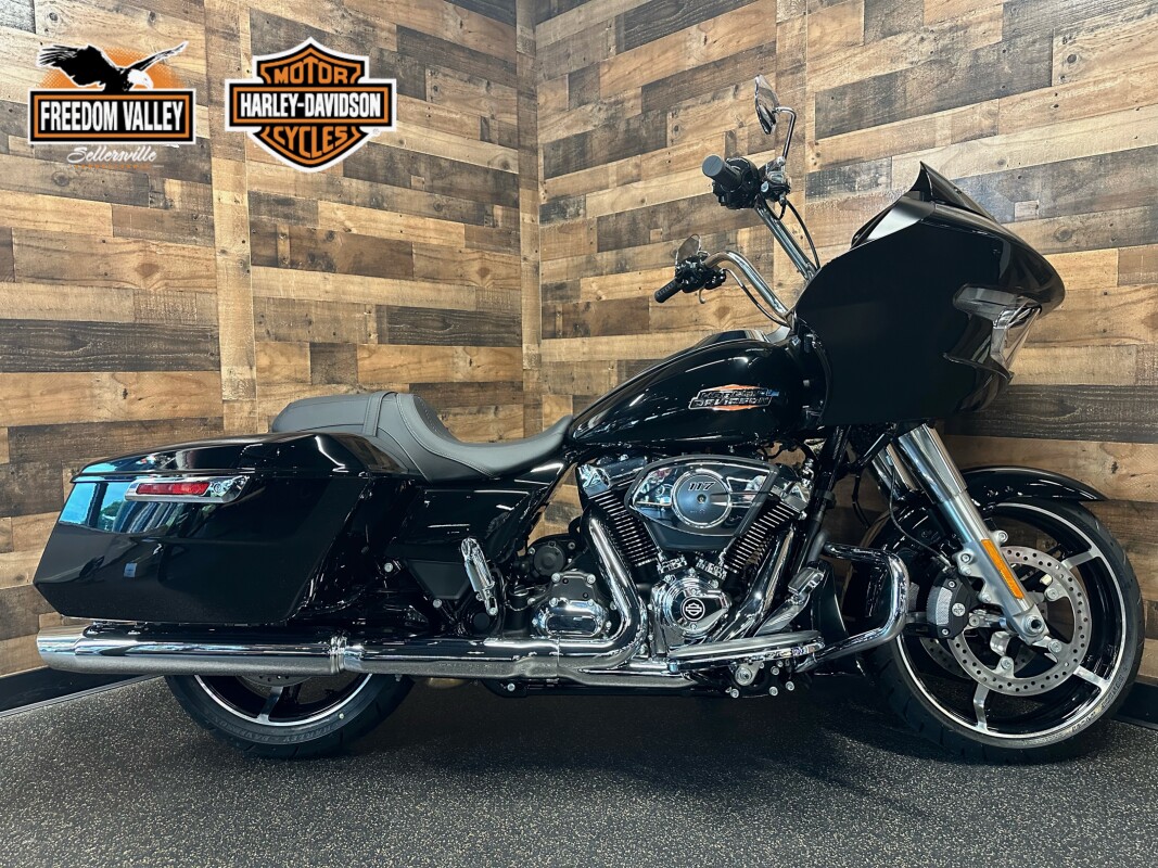 2025 Harley-Davidson Road Glide Vivid Black FLTRX