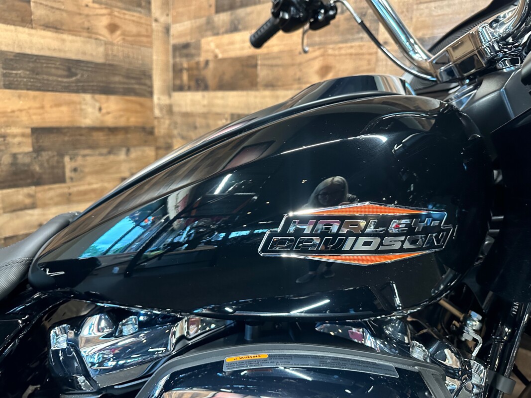 2025 Harley-Davidson Road Glide Vivid Black FLTRX - Photo 8
