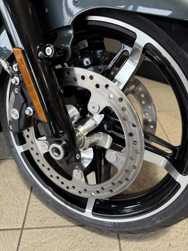 FLTRX 2025 Road Glide - Photo 8