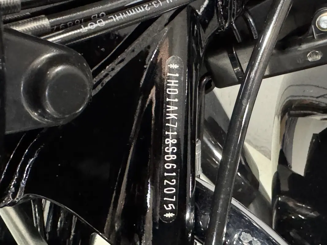 FLHXU 2025 Street Glide Ultra - Photo 9