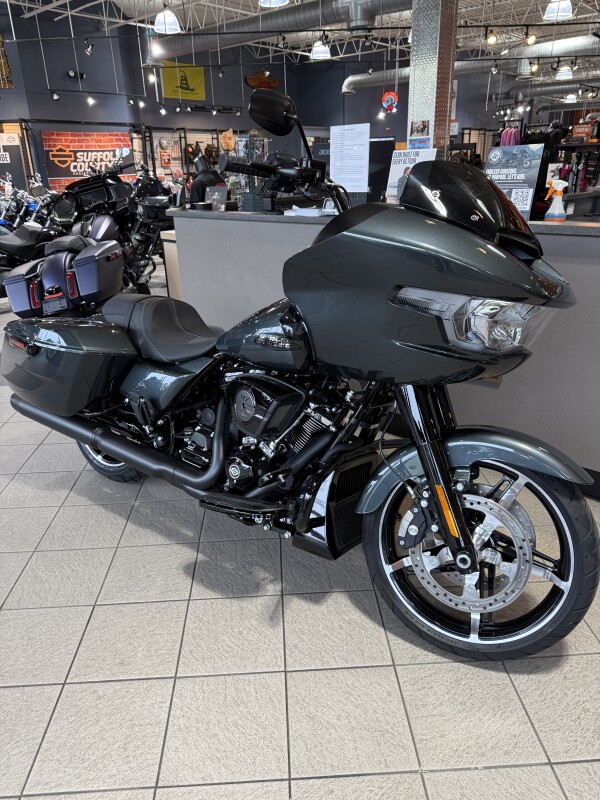 FLTRX 2025 Road Glide - Photo 10