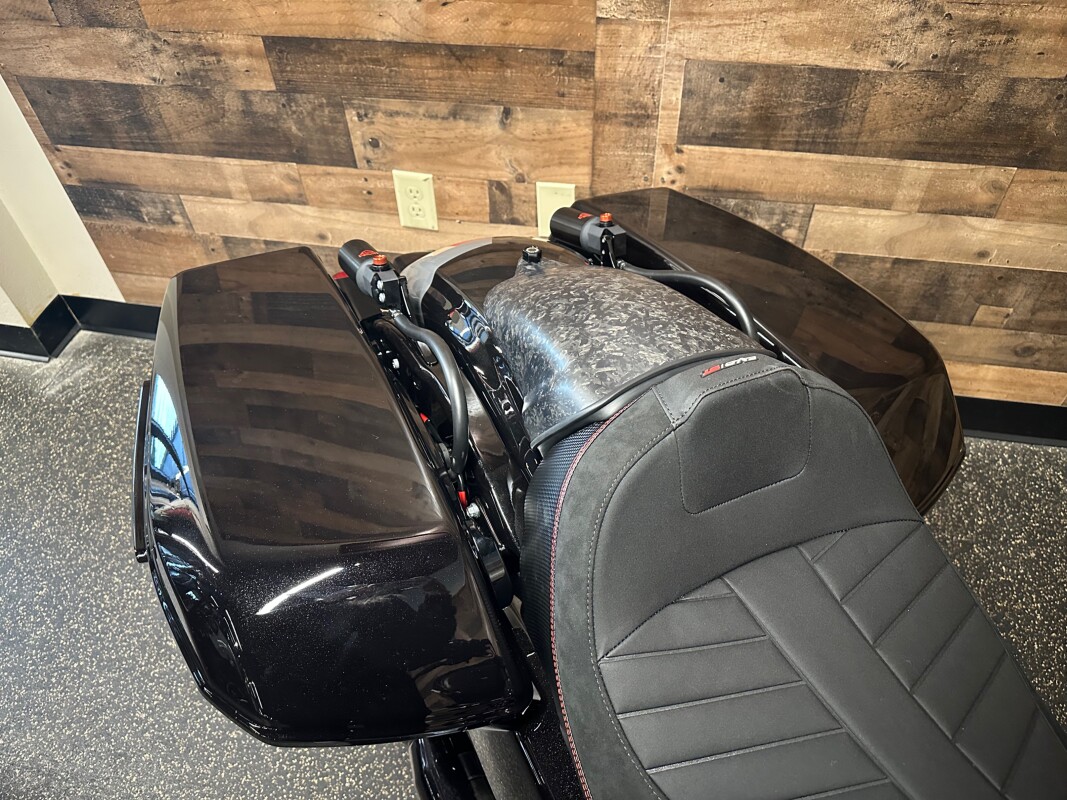 2025 Harley-Davidson CVO Road Glide ST Hot Lap FLTRXSTSE - Photo 5