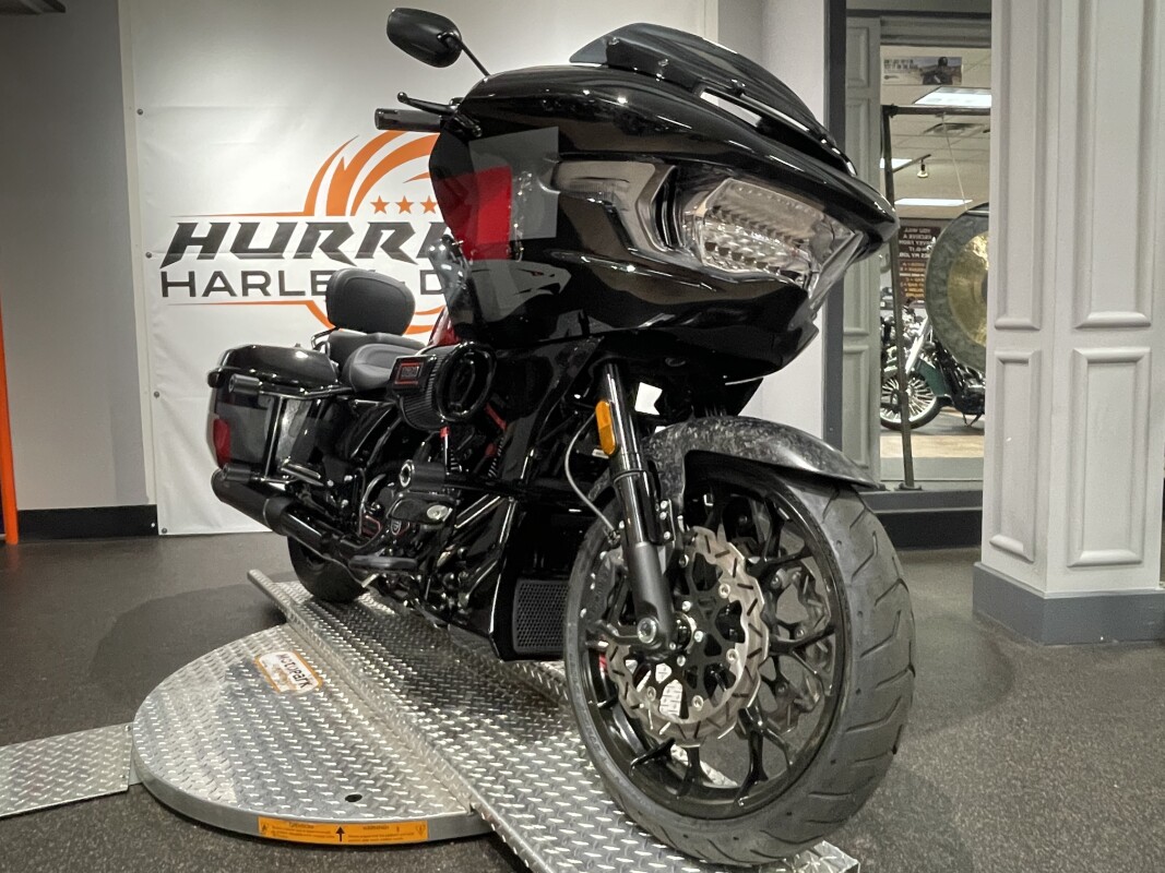 2025 Harley-Davidson CVO Road Glide ST - Photo 2
