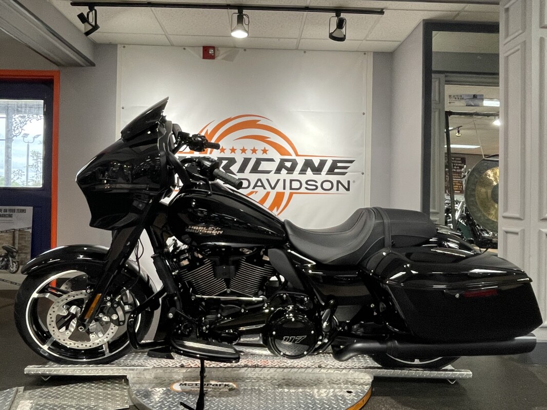 2025 Harley-Davidson Street Glide – Signature Touring Style - Photo 5