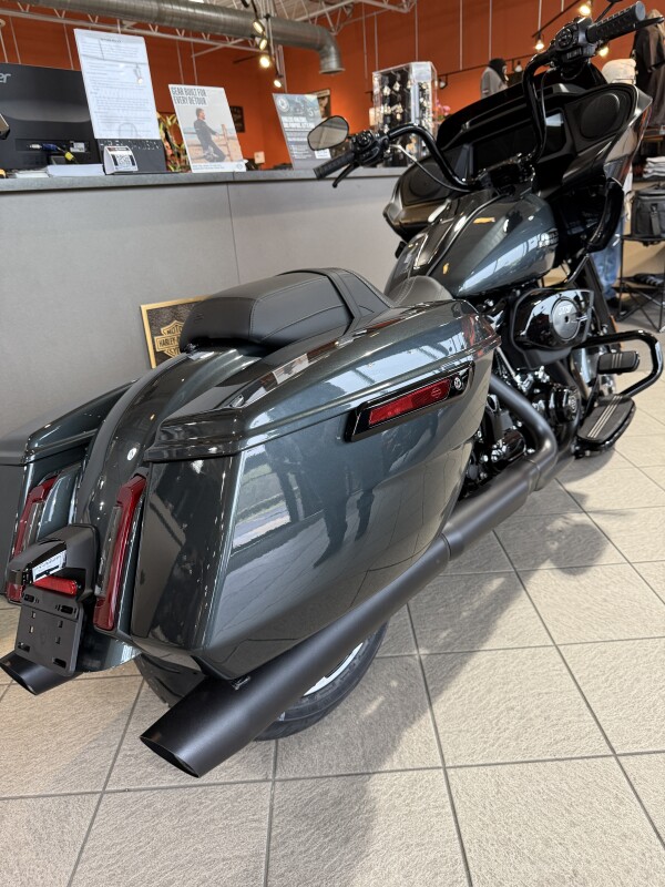 FLTRX 2025 Road Glide - Photo 7