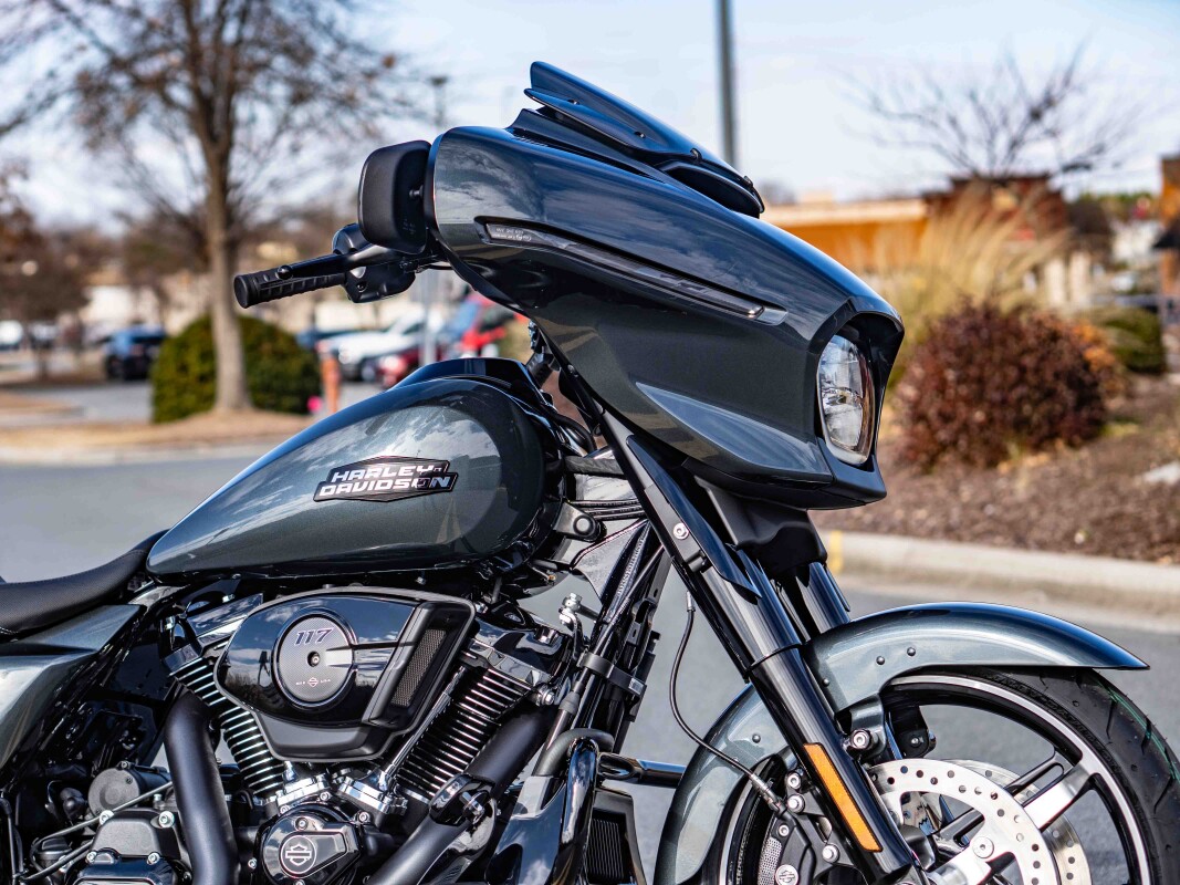 FLHX 2025 Street Glide - Photo 9