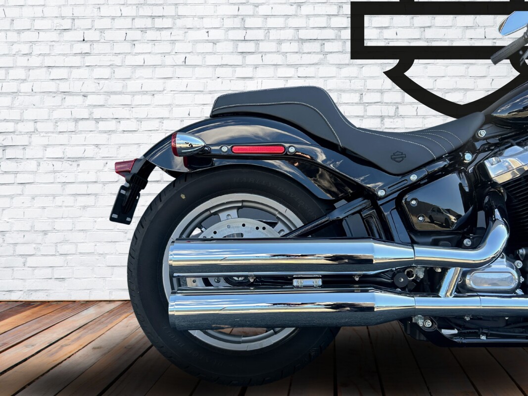 2024 Harley-Davidson Softail Standard Vivid Black w/Cast Wheels - Photo 5