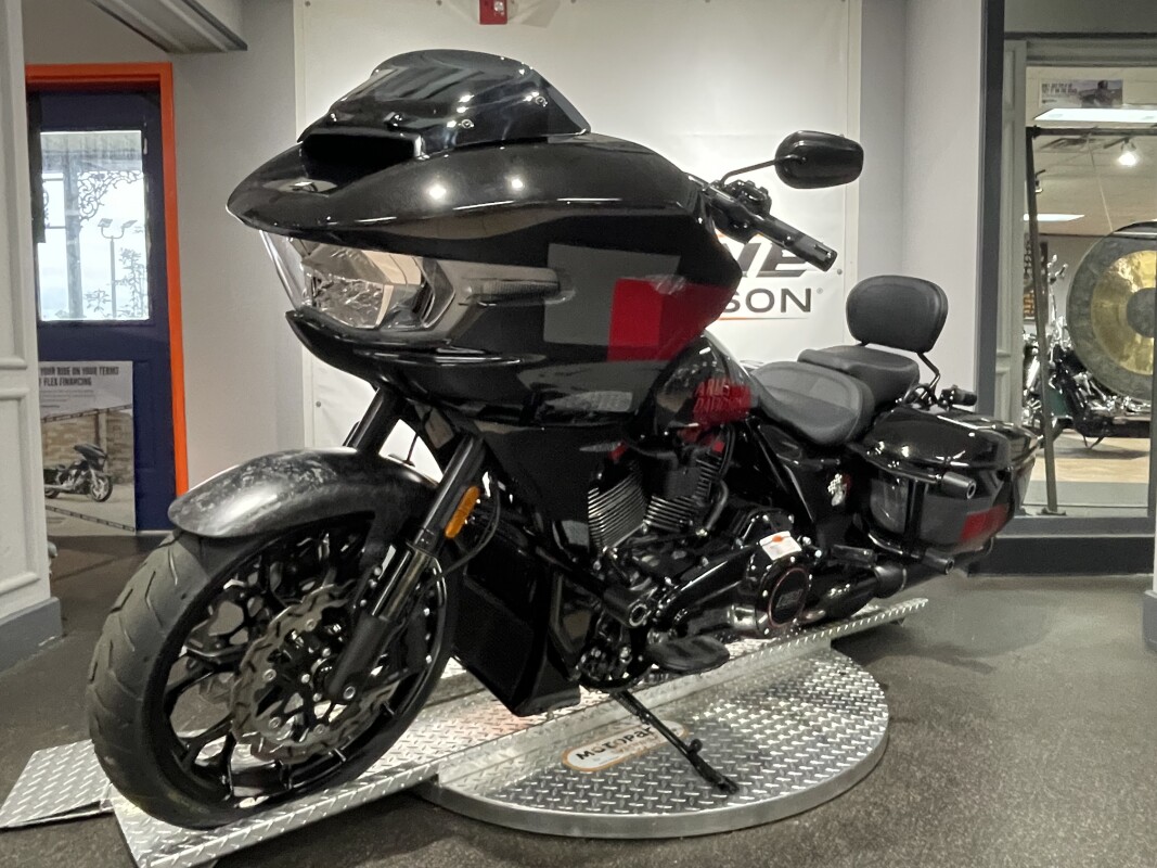 2025 Harley-Davidson CVO Road Glide ST - Photo 4