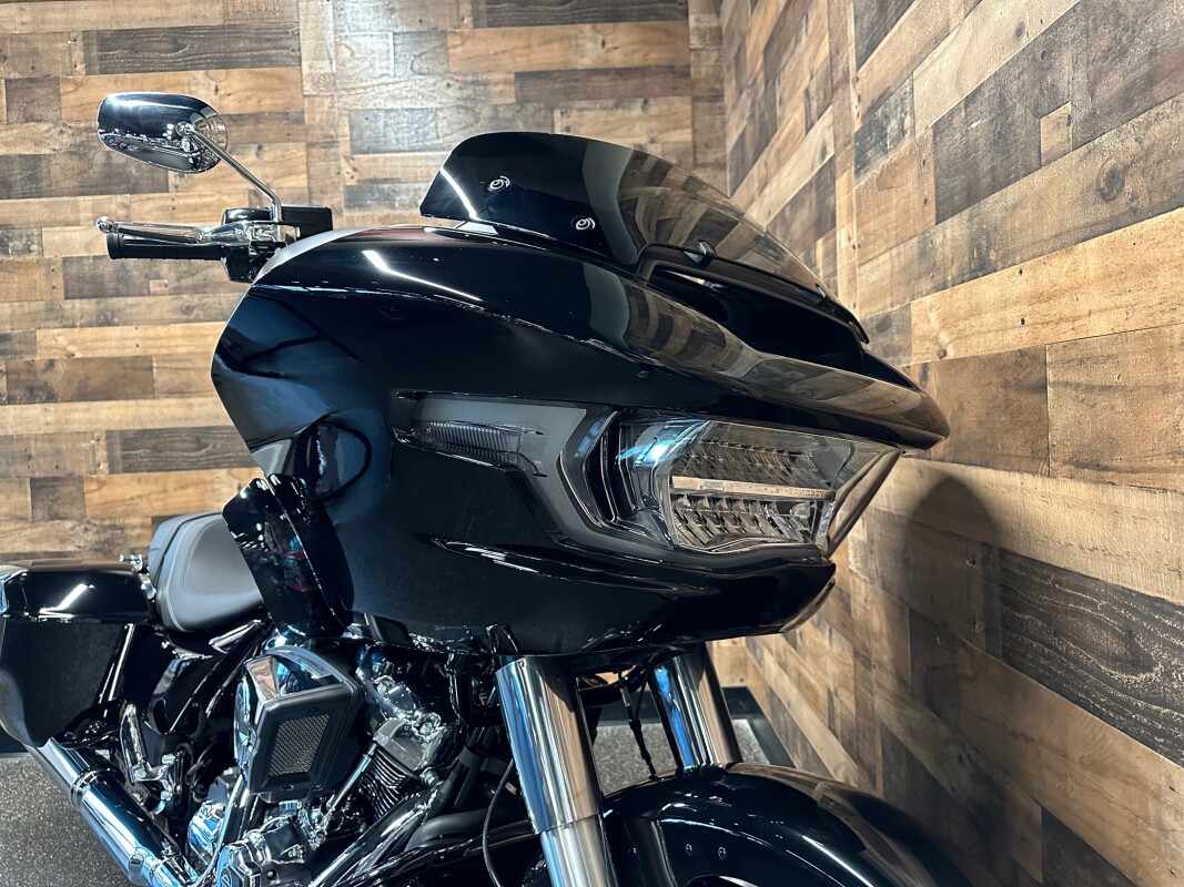 2025 Harley-Davidson Road Glide Vivid Black FLTRX - Photo 4