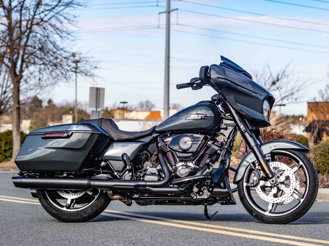FLHX 2025 Street Glide - Photo 4
