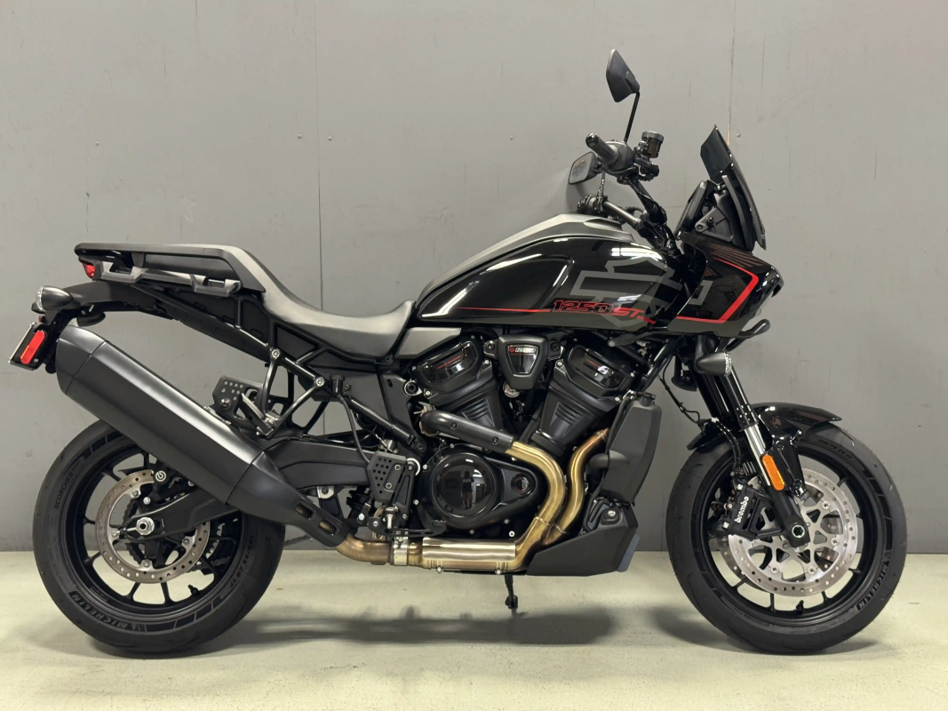 RA1250ST 2025 Pan America® 1250 ST