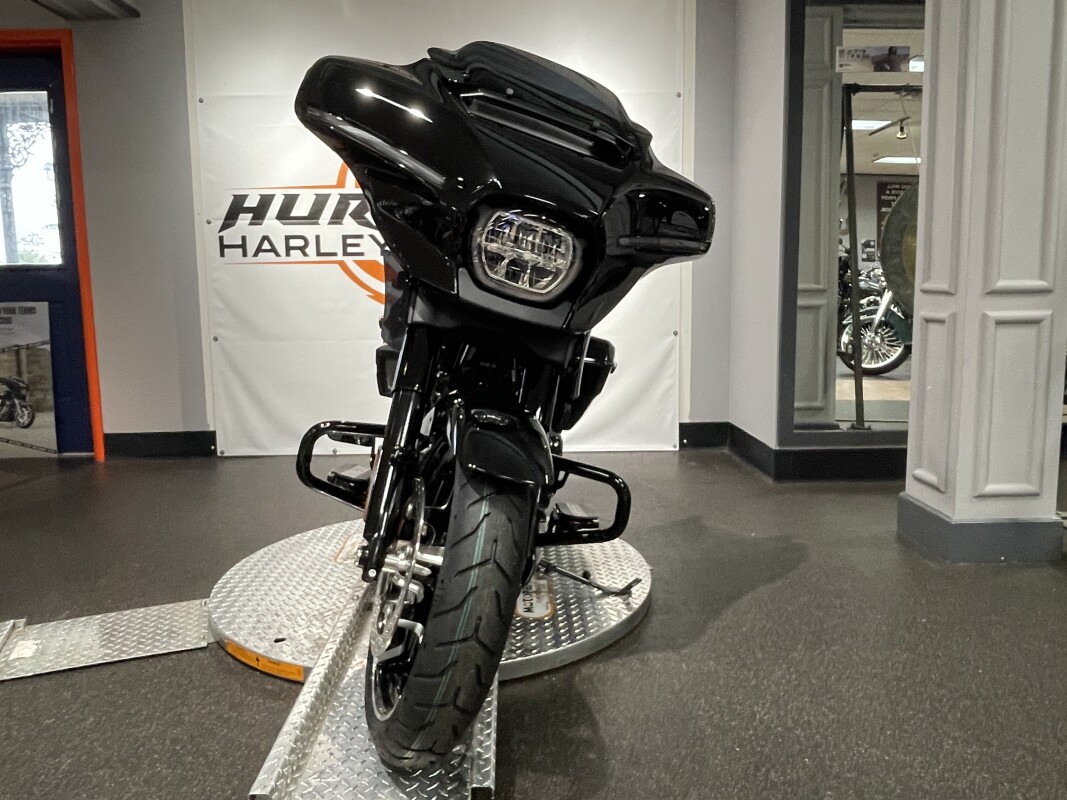 2025 Harley-Davidson Street Glide – Signature Touring Style - Photo 3