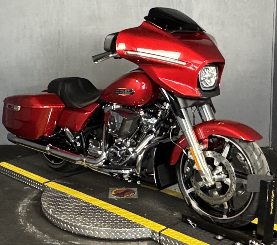 2025 Harley-Davidson Street Glide FLHX BRILLIANT RED - Photo 7