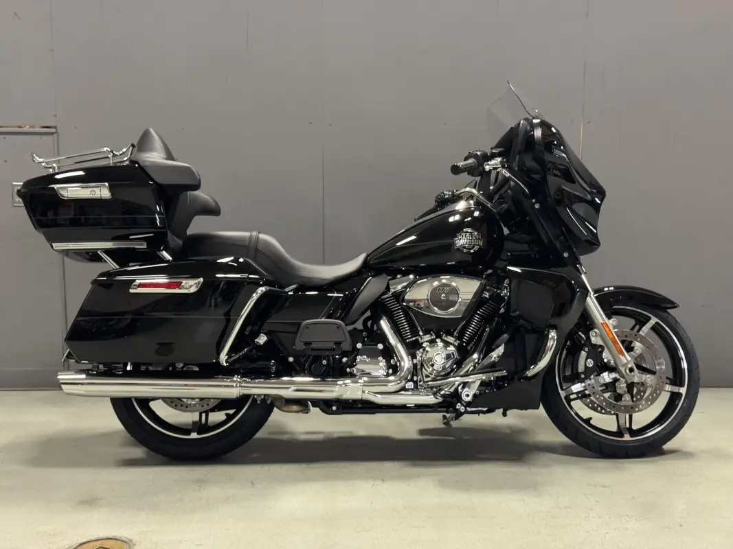 FLHXU 2025 Street Glide Ultra