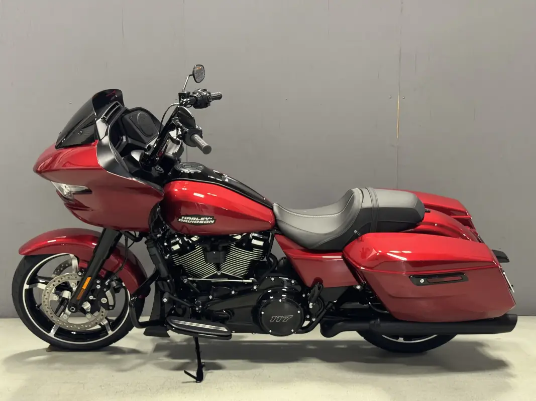 FLTRX 2025 Road Glide - Photo 2