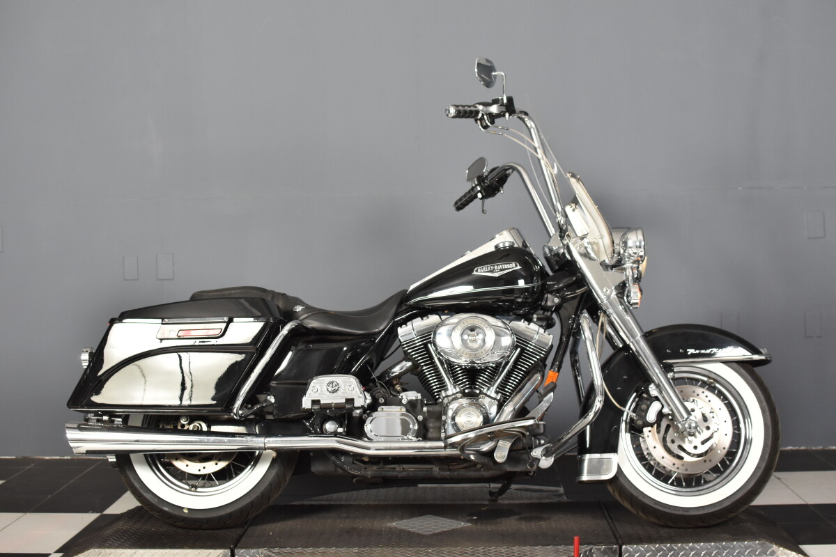 Road King Classic(BLK)＆ Road Glide (WIN) Road King® Classic | Electric City Harley-Davidson®
