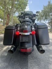 2017 Harley-Davidson<sup>®</sup> Road Glide<sup>®</sup> Special thumb 2