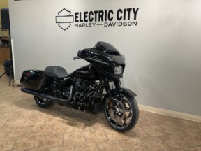 2025 Harley-Davidson<sup>®</sup> Street Glide® Vivid Black FLHX thumb 2