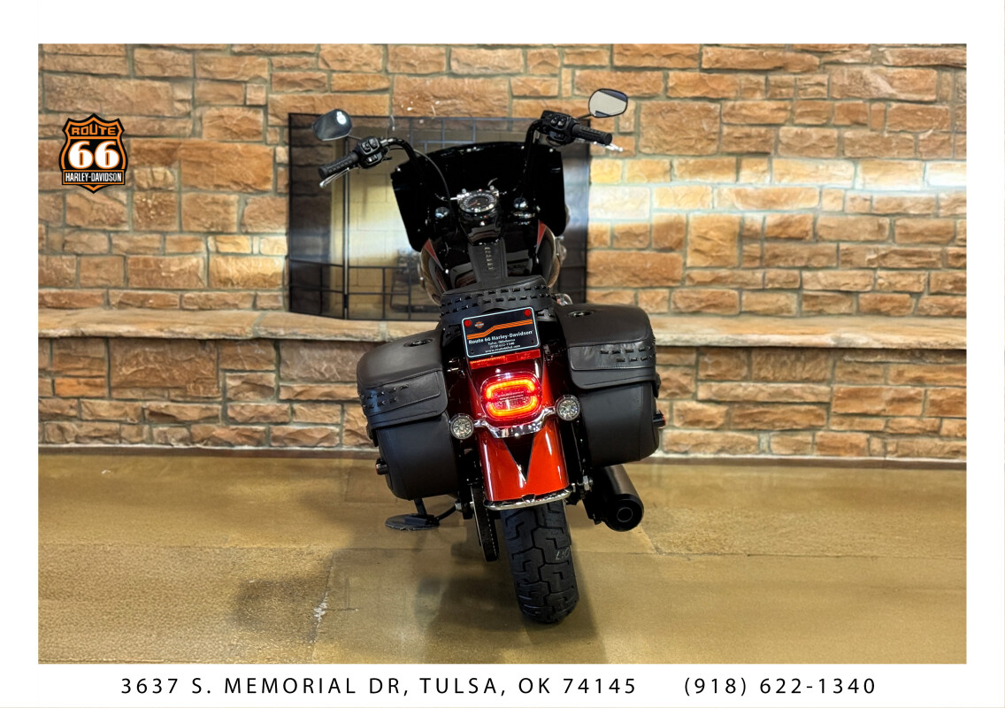 2025 Harley-Davidson Heritage Classic Whiskey Fire / Vivid Black w/Cast Wheels - Photo 4