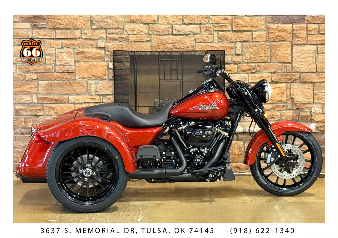 2025 Harley-Davidson Freewheeler Whiskey Fire
