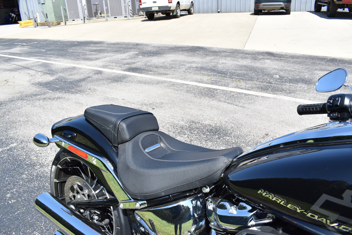 2025 Harley-Davidson Breakout – High-Performance Muscle Cruiser - Photo 10