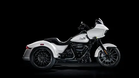 2025 Harley-Davidson® Road Glide® 3 and the Freedom of Open Road: A Cultural Exploration in Hickory