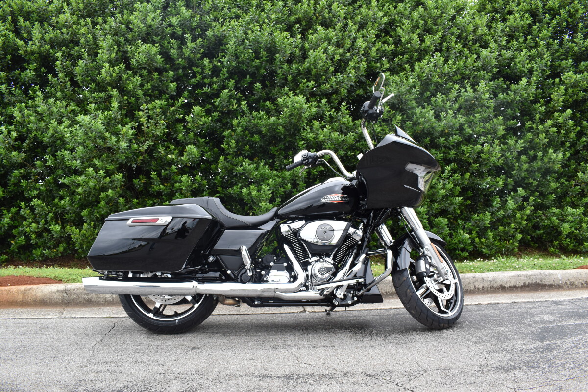 2025 Harley-Davidson Road Glide – Touring Bike with Attitude