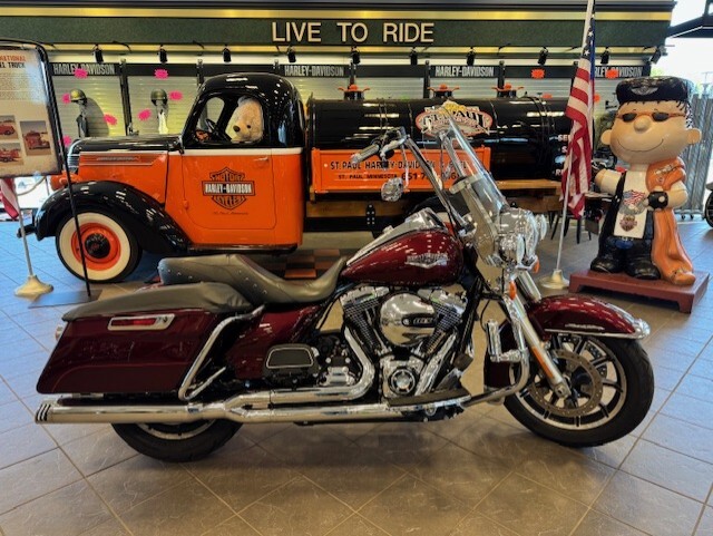 2014 Harley Davidson Road King FLHR