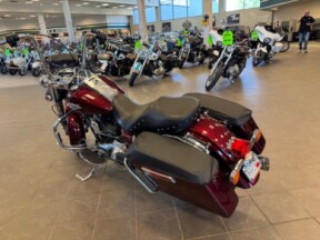 2014 Harley Davidson Road King FLHR thumb 1