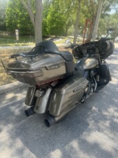 2021 Harley-Davidson<sup>®</sup> CVO™ Limited thumb 3