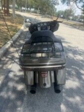 2021 Harley-Davidson<sup>®</sup> CVO™ Limited thumb 1
