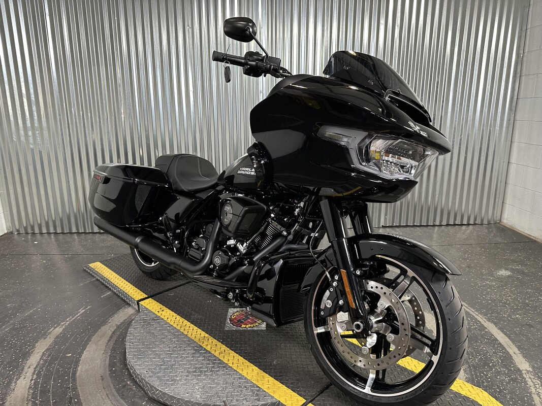 2025 Harley-Davidson Road Glide Vivid Black - Black Finish - Photo 2