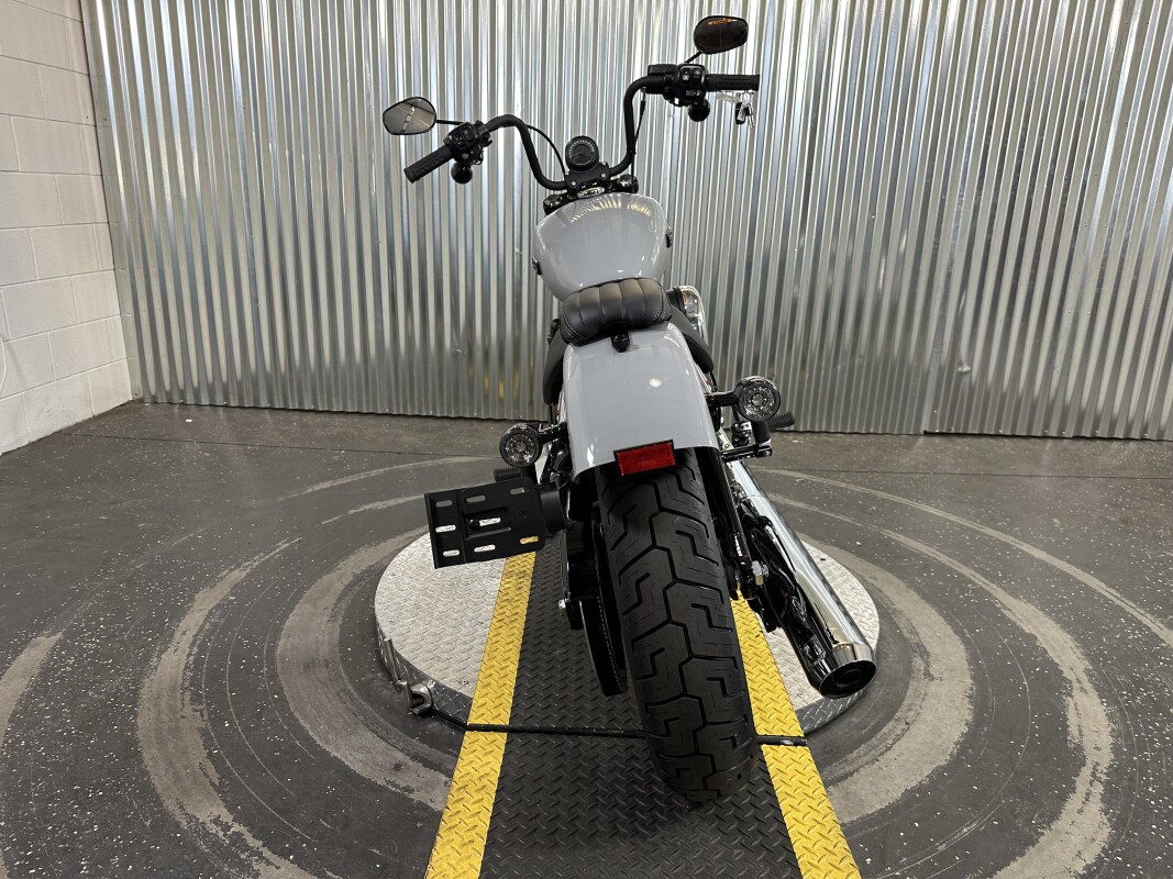 2025 Harley-Davidson Street Bob Billiard Grey w/Cast Wheels - Photo 7