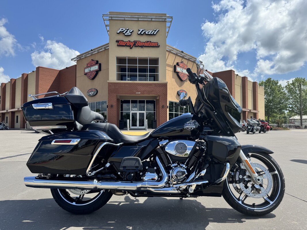 2025 Harley-Davidson Street Glide Ultra FLHXU Vivid Black 615766