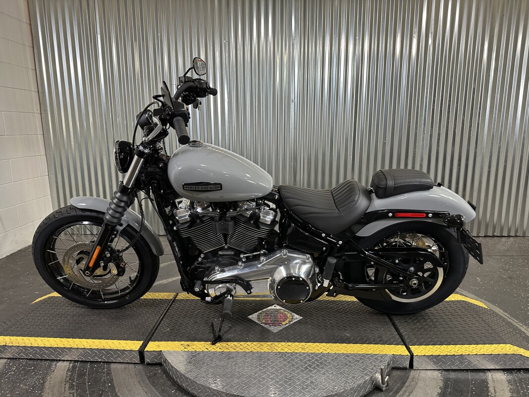 2025 Harley-Davidson Street Bob Billiard Grey w/Cast Wheels - Photo 5