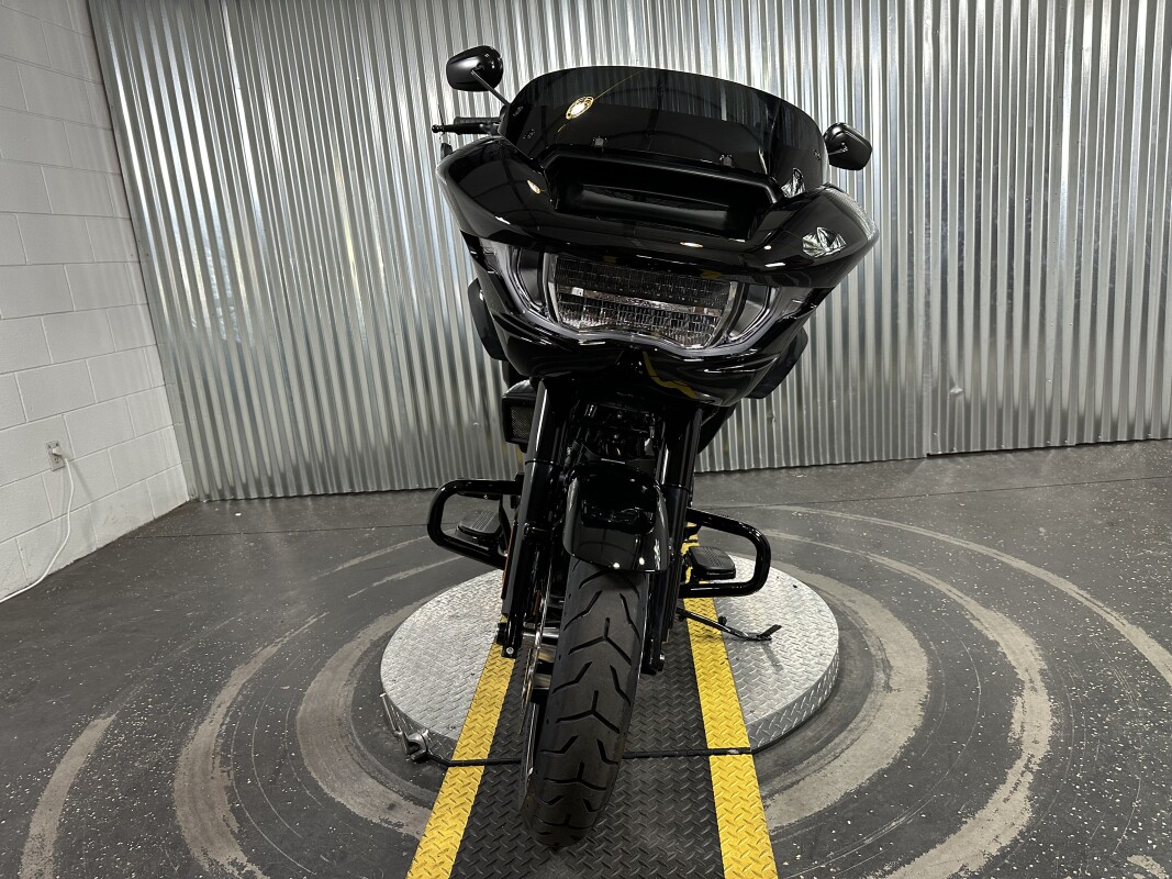 2025 Harley-Davidson Road Glide Vivid Black - Black Finish - Photo 3