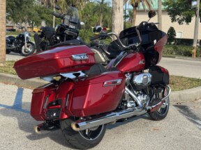 FLTRX 2025 Road Glide™ thumb 1