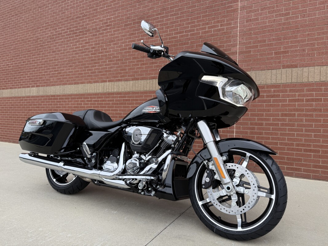 FLTRX 2025 Road Glide - Photo 2