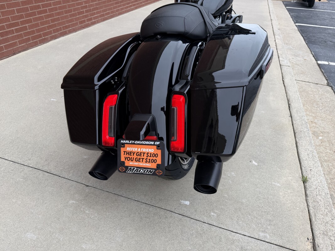 FLHX 2025 Street Glide - Photo 4