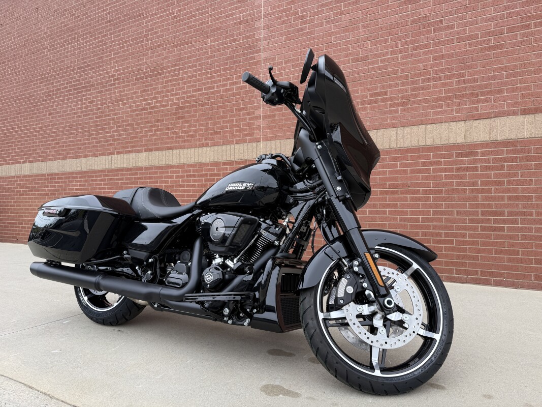 FLHX 2025 Street Glide - Photo 2