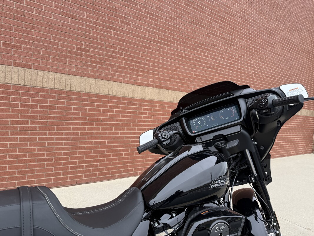 FLHX 2025 Street Glide - Photo 5