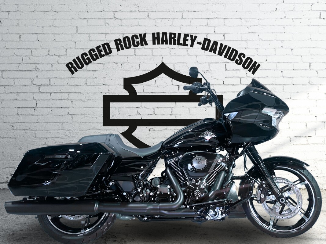 2025 Harley-Davidson<sup>®</sup> Road Glide™ Midnight Firestorm - Black Finish